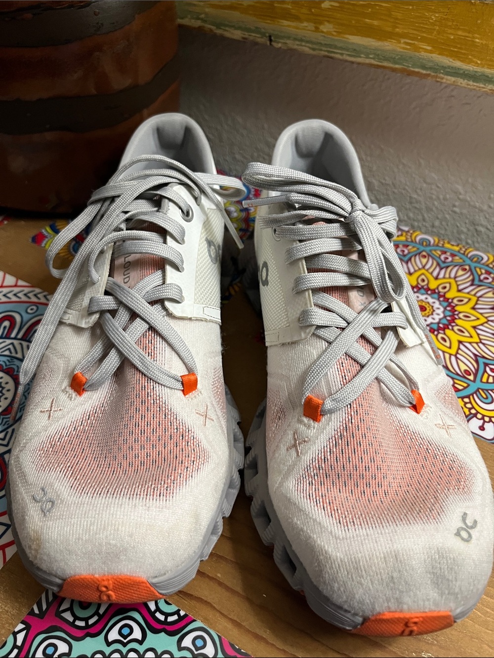 On Cloud Women's Cloudrunning Shoes in Light Gray with Orange Accents Sz 6.5 - Picture 2 of 7